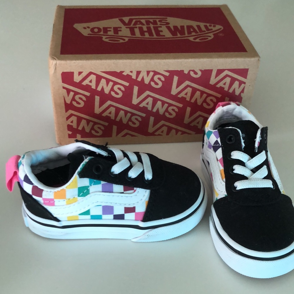 Vans - Picture 4 of 7